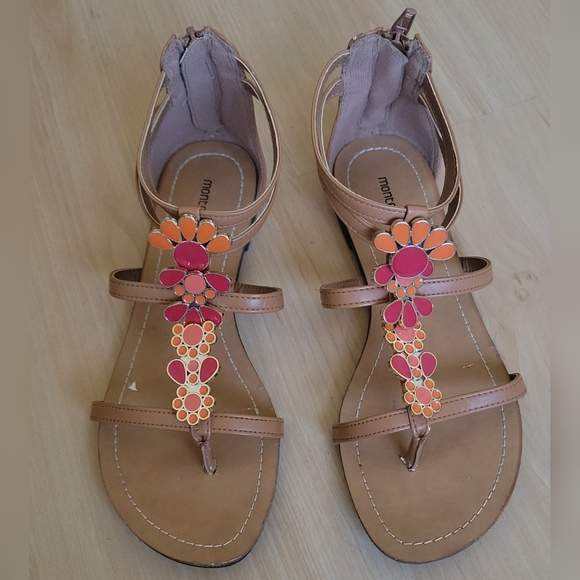 💛[3/$15] Montego Bay Enamel Floral Design Sandals - Picture 1 of 6
